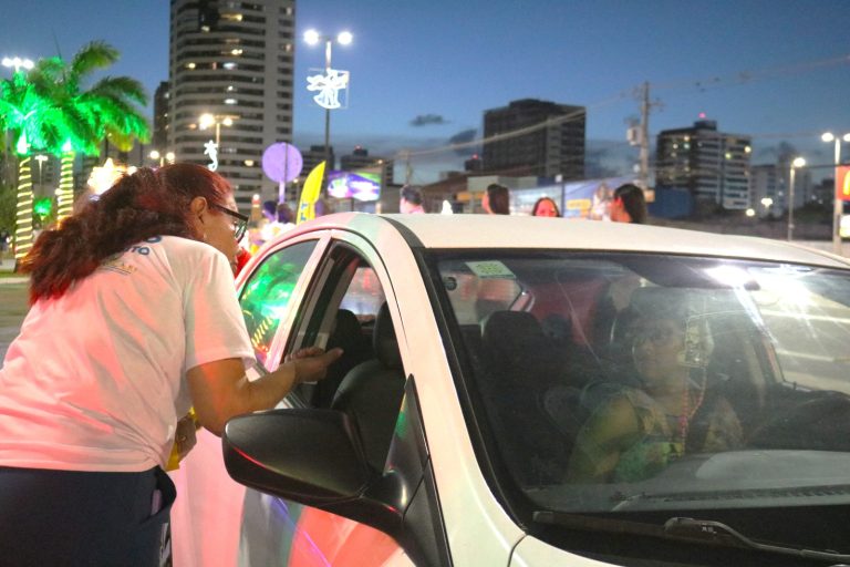 SMTT realiza ação educativa de conscientização em prol da segurança viária