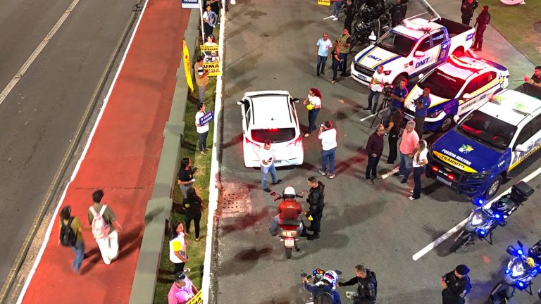 SMTT realiza ação educativa de conscientização em prol da segurança viária