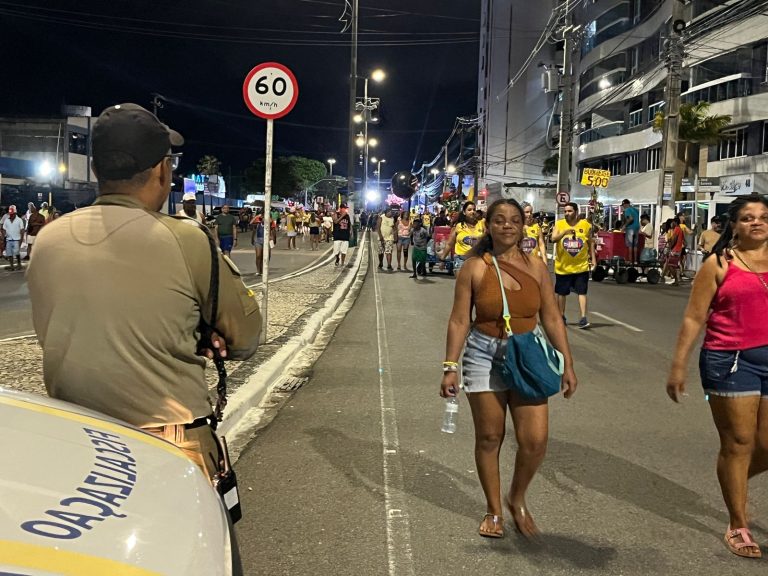 Atuação da SMTT garante tranquilidade e fluidez no trânsito durante bloco Por Amor ao Iate
