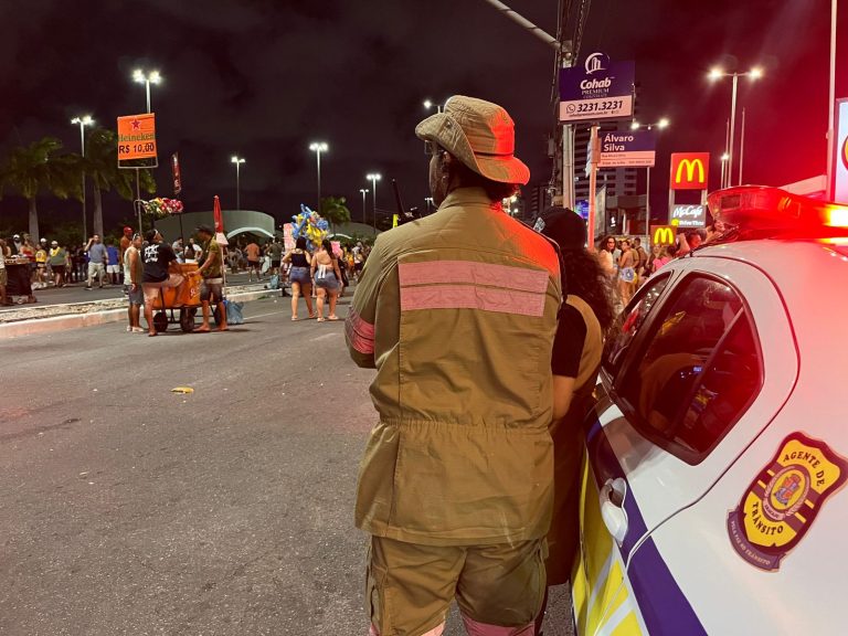 Atuação da SMTT garante tranquilidade e fluidez no trânsito durante bloco Por Amor ao Iate