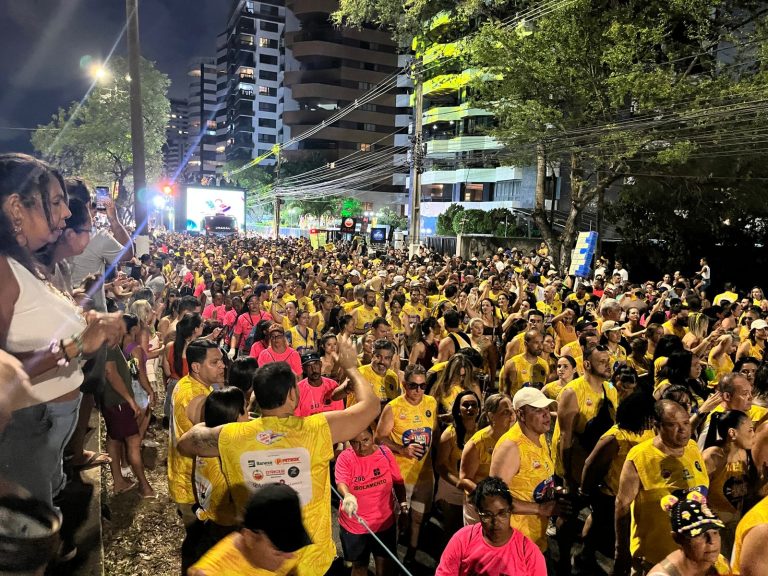 Atuação da SMTT garante tranquilidade e fluidez no trânsito durante bloco Por Amor ao Iate
