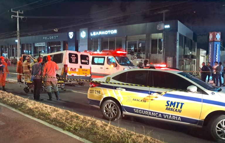 Agentes da SMTT atuam em grave sinistro na avenida Tancredo Neves