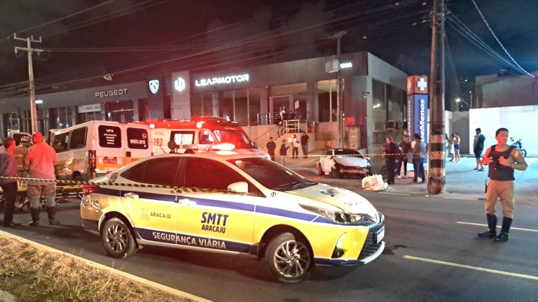 Agentes da SMTT atuam em grave sinistro na avenida Tancredo Neves