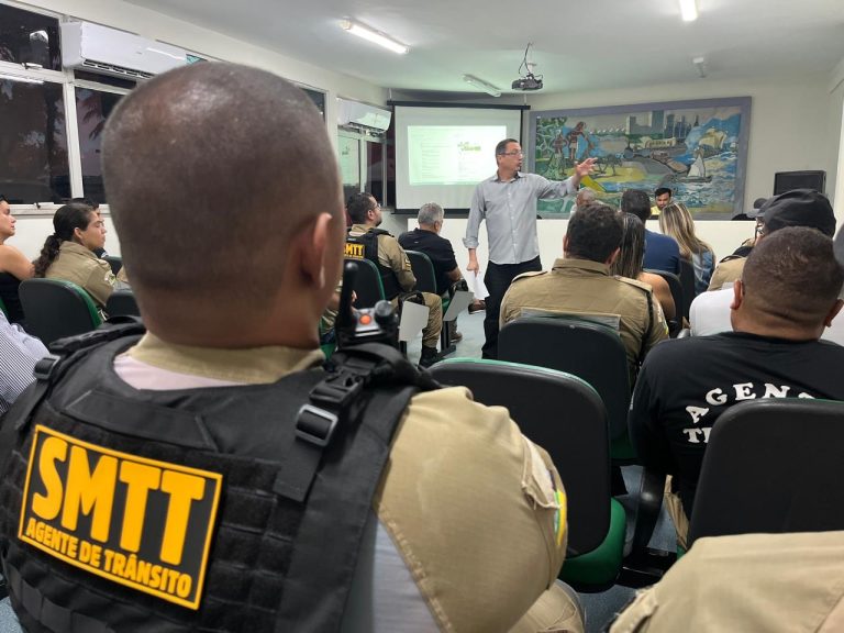 Prefeitura promove reunião de alinhamento e planejamento com agentes de trânsito