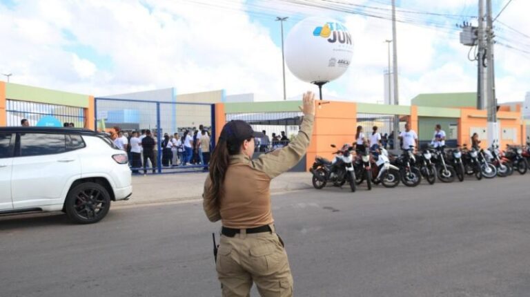 SMTT facilita acesso a carteirinhas de Passe Livre, estacionamento e outros serviços no Tamo Junto Aracaju