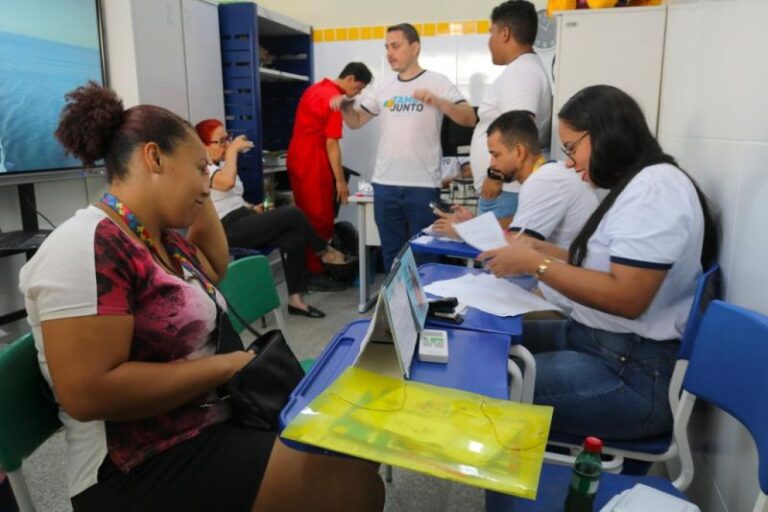 SMTT facilita acesso a carteirinhas de Passe Livre, estacionamento e outros serviços no Tamo Junto Aracaju