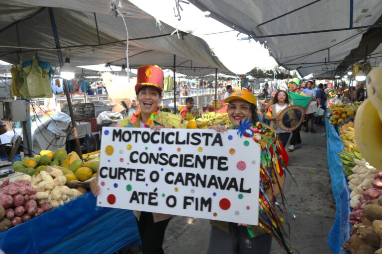 População aprova ação educativa da SMTT para conscientização no trânsito durante o Carnaval