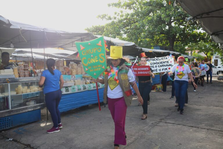 População aprova ação educativa da SMTT para conscientização no trânsito durante o Carnaval